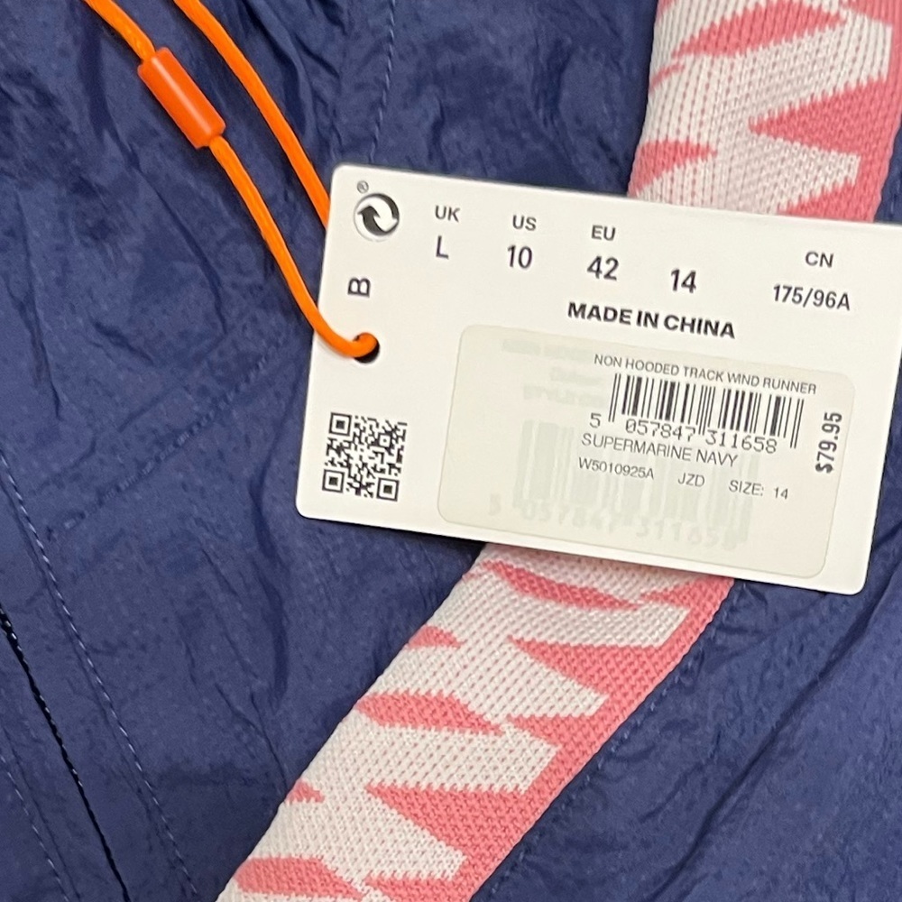 NEW SUPERDRY- non hooded track windbreaker - Picture 8 of 9